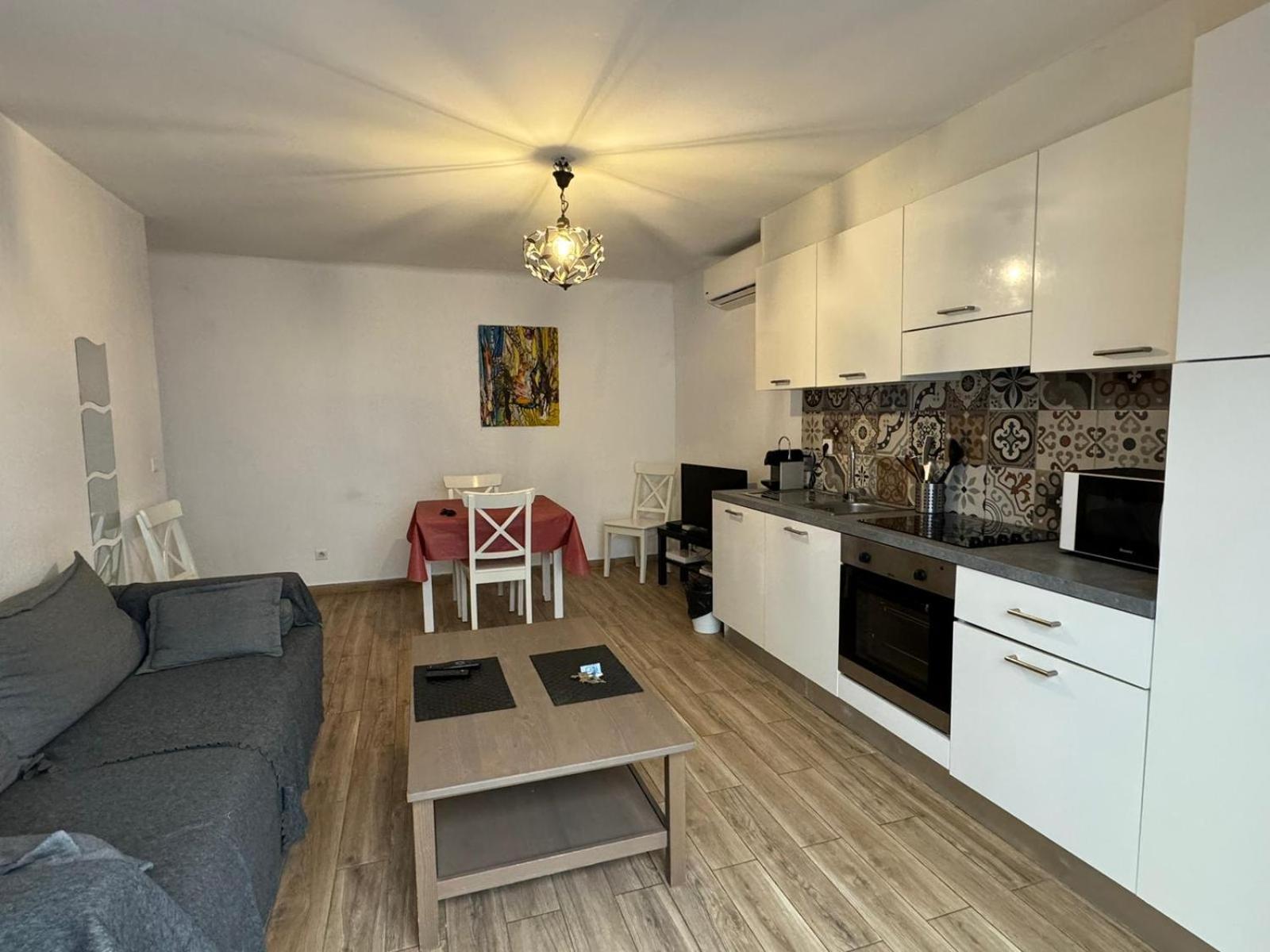 Cosy Poullan, 2-Bedroom Apartment, 200 M From The Beach Nice Eksteriør billede